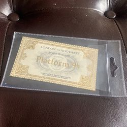 Harry Potter Platform 9 3/4 Ticket To Hogwarts 