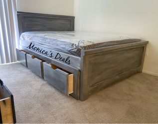 Full Solid Wood Bed With 3 Drawers And Mattress $640