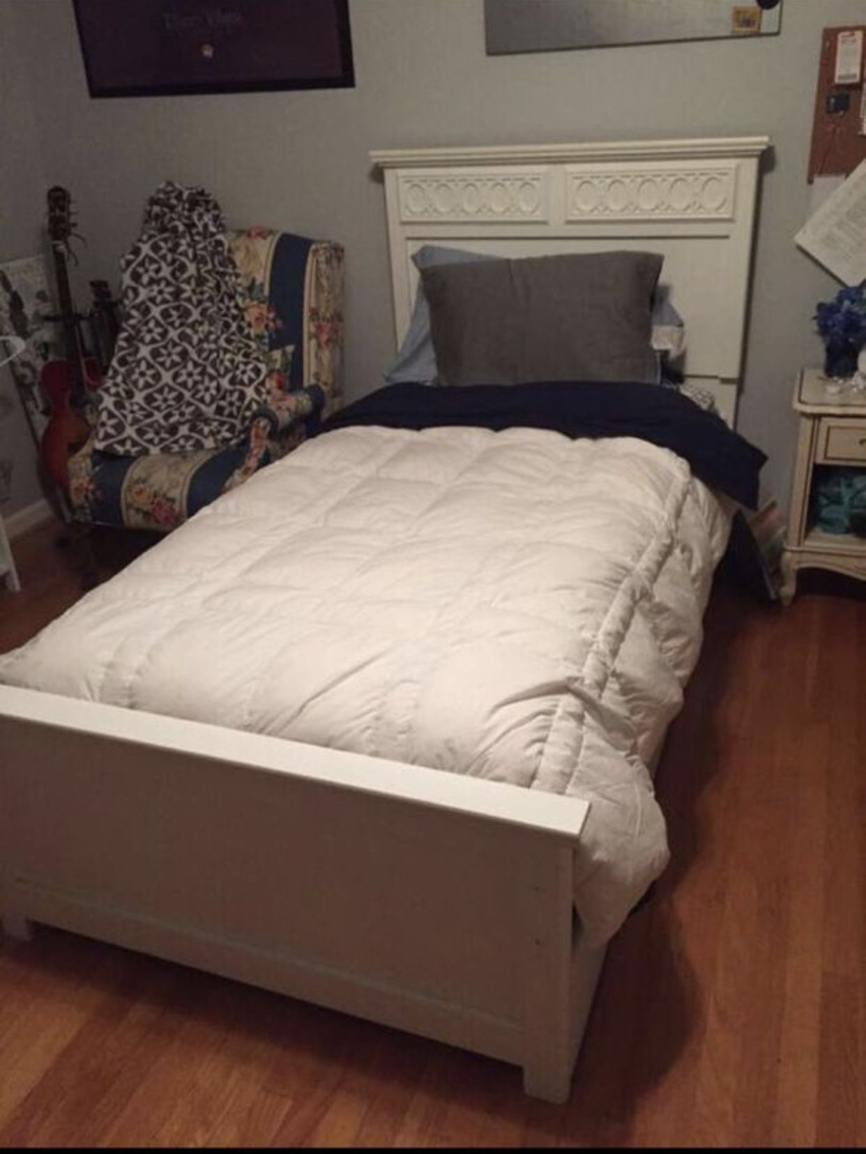 Twin bed