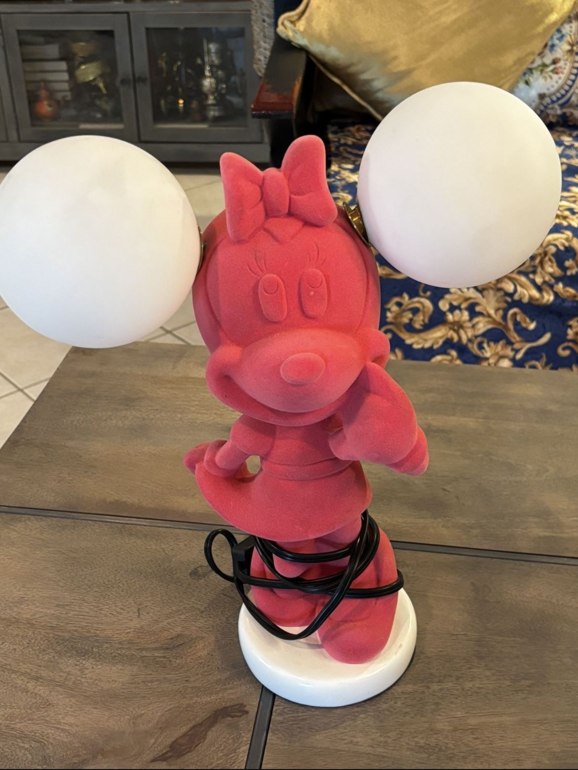 Minnie Mouse-shaped Lamp