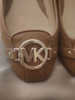 *Michael Kors*  BRAND NEW -Tan Leather Ballet Flats - Size 8