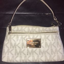 Michael Kors Wristlet 