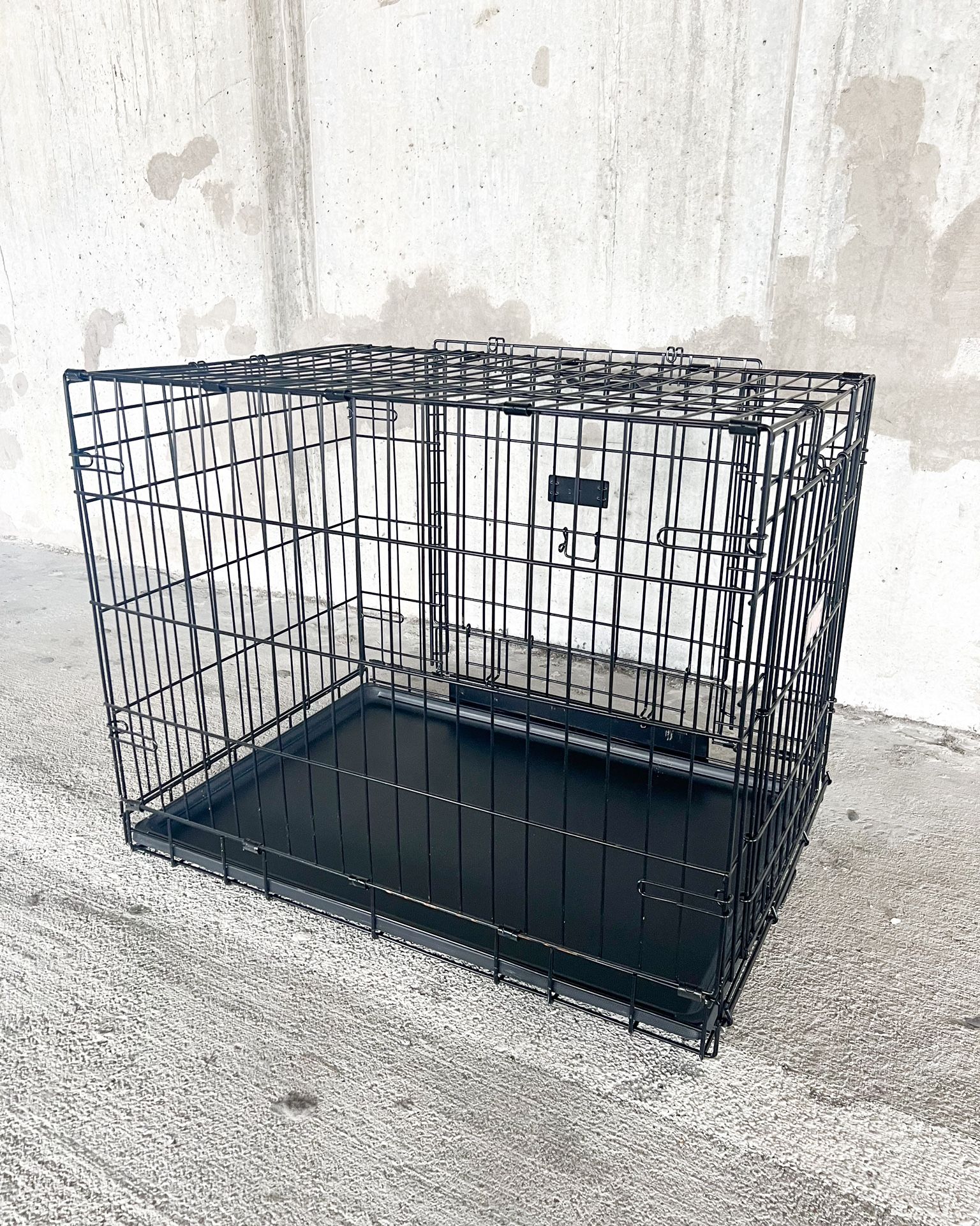 KONG Ultra-Strong Double Door Wire Dog Crate with Divider Panel