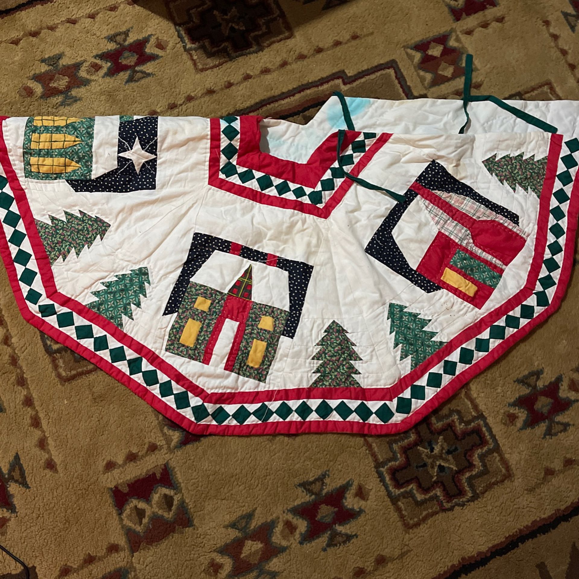 Country Style Christmas Tree Skirt