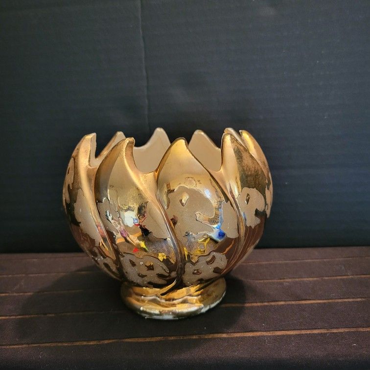 Vintage Weaping 24k Gold Vase Lotis Flower Textured Round