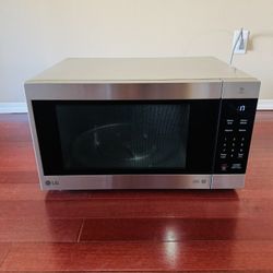 2.0 cu. ft. NeoChef™ Countertop Microwave with Smart Inverter and EasyClean®