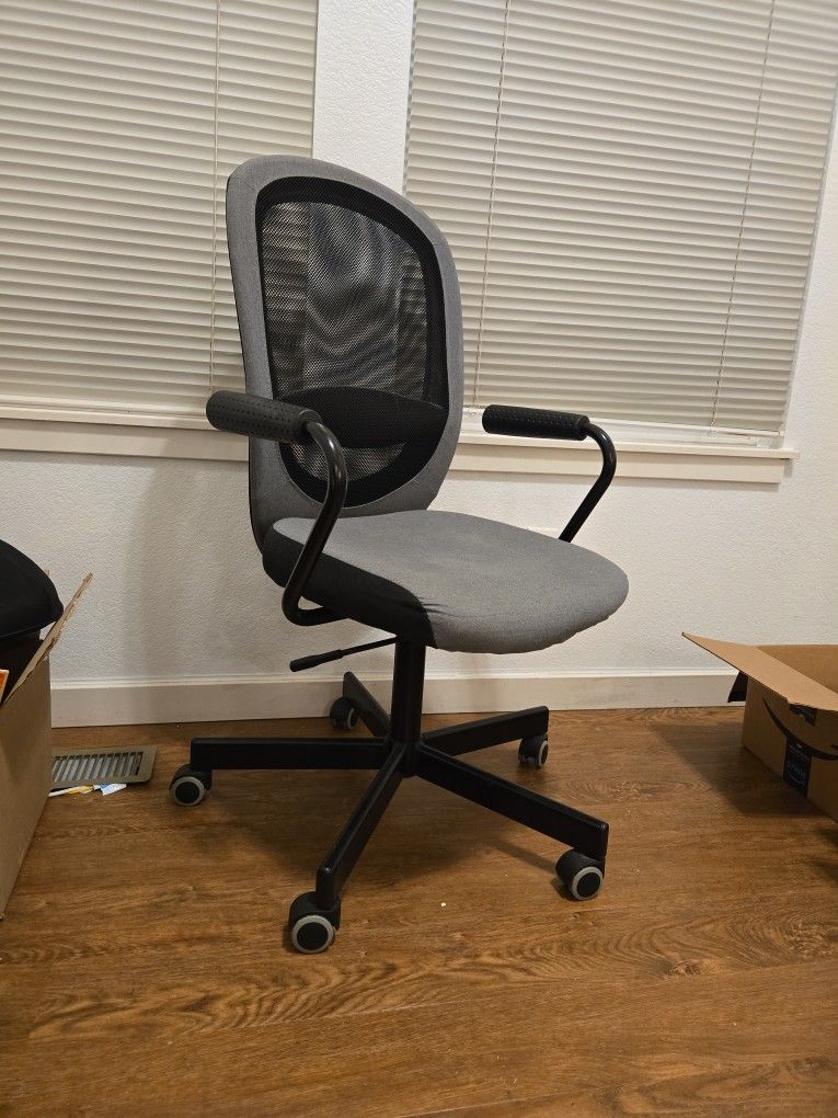 Very Comfortable IKEA Chair(grey x black)