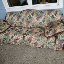 Matching Couch (Hideabed) & Love Seat