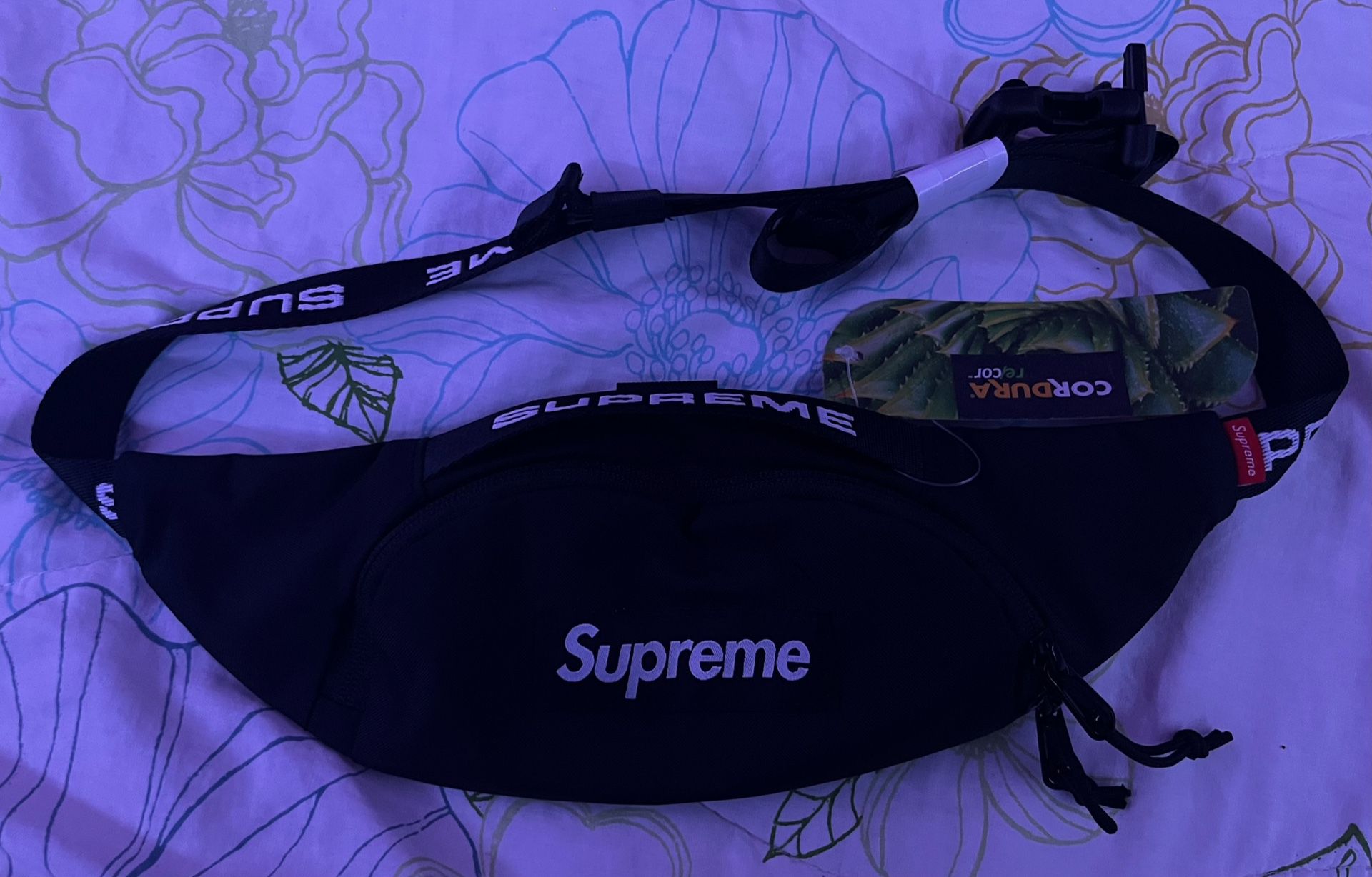 Supreme Small Waist Bag (FW22)