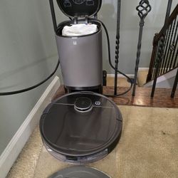 Ecovacs Deebot Ozmo T8+ Robot Vacuum & Mop with Auto-Empty Station