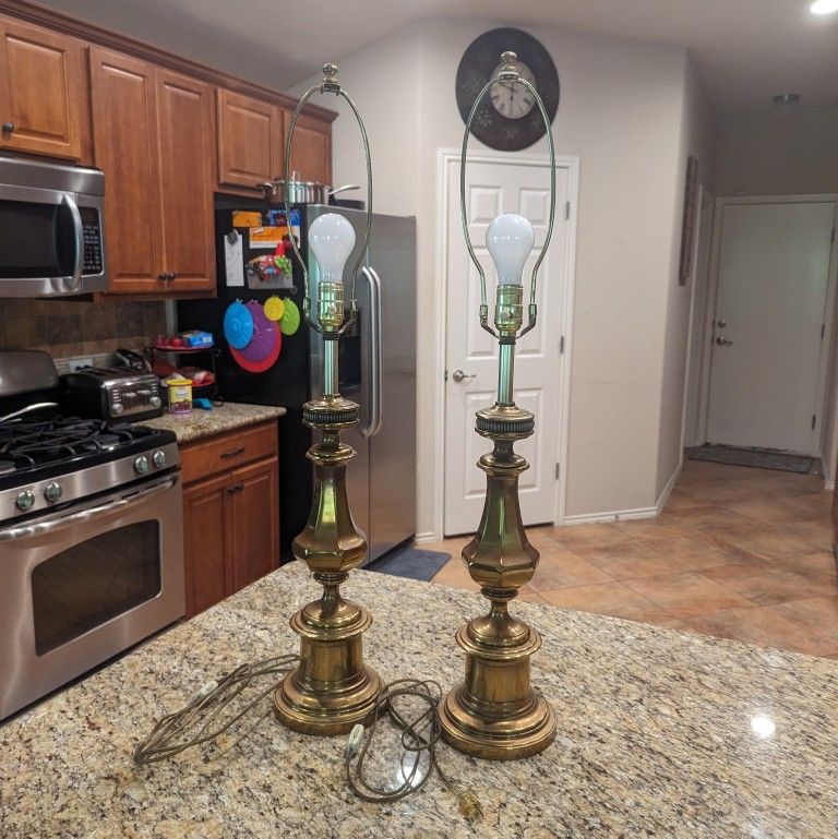 Vintage 70's Pair Stiffel Or Stiffel Style Heavy Brass MCM Hollywood Regency Ball Trophy Urn Tall Table Lamps 33.5"