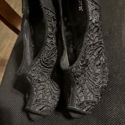 Black Lace Style Heels Size 7.5