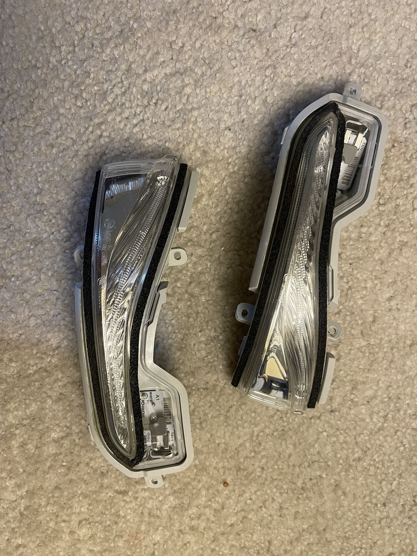 14-22 INFINITI Q50 LEFT AND RIGHT FRONT DOOR MIRROR TURN SIGNAL LIGHT LAMP OEM