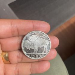 American Silver Round Coins Buffalo And Universaro 999,9 Fine Silver Coins Thumbnail