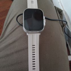 Smartwatch And Earbud Combination