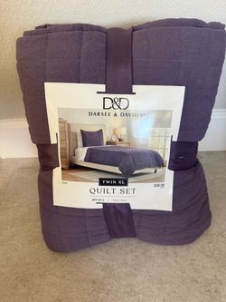 Twin quilt and sham