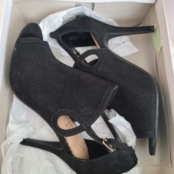 Lauren Conrad Size 10 Black Heels