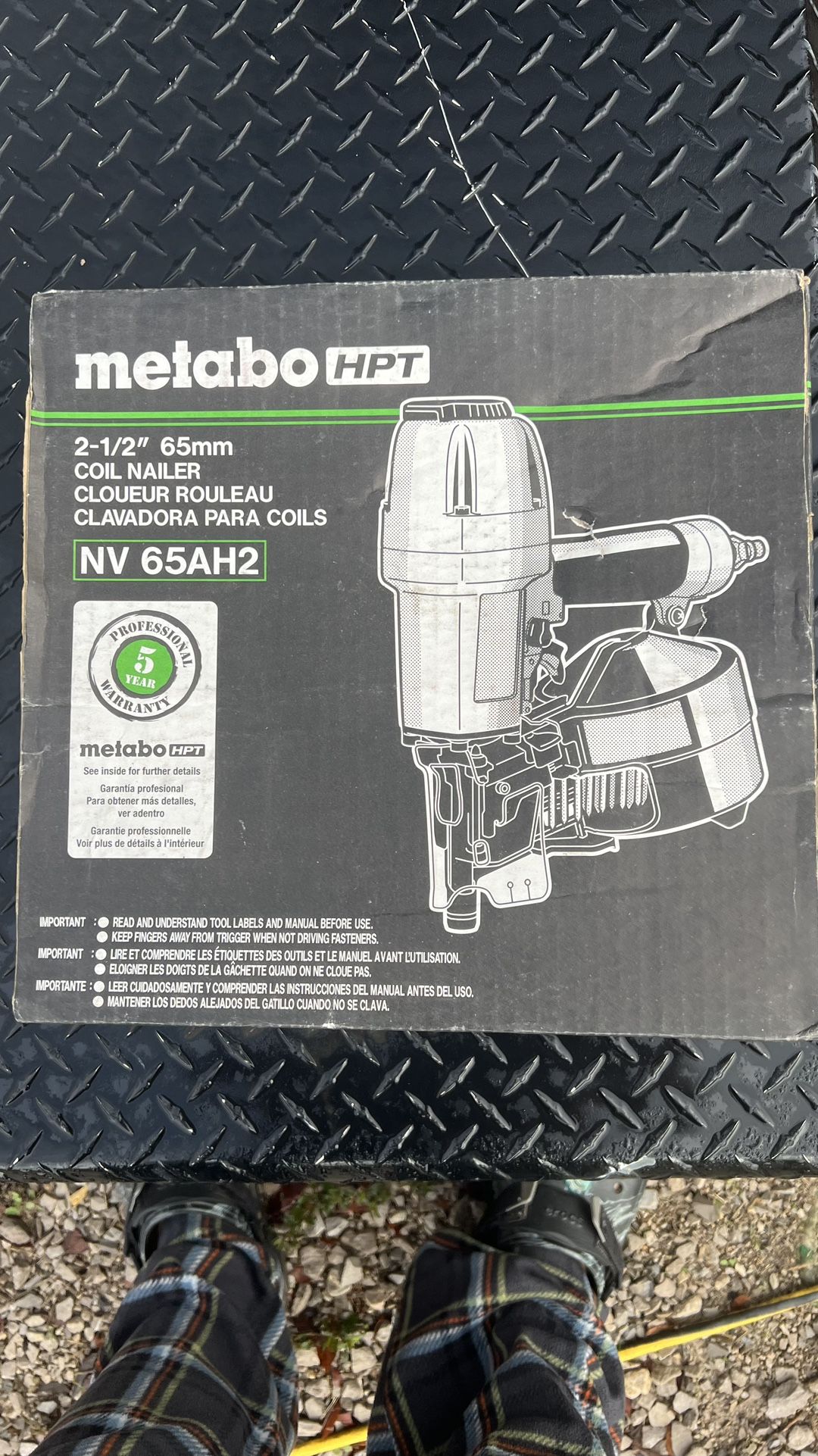 Metabo HPT 2.5-in 15-Degree Pneumatic Siding Nailer