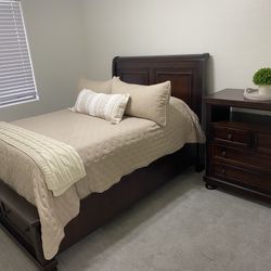 Full Size Bed And Dresser