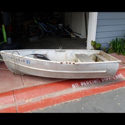 Small Aluminum Boat, 8ft long Lightweight  & Trailer