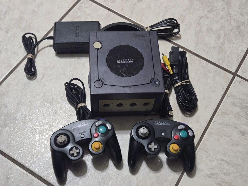 Nintendo GameCube Video Game Console With 2 Controllers Power Cord And TV Cord And 1 Game Sims
