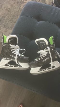 Size 3 Bauer hockey skates