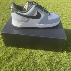 Air Force 1   07 LV8 Size 8.5M 