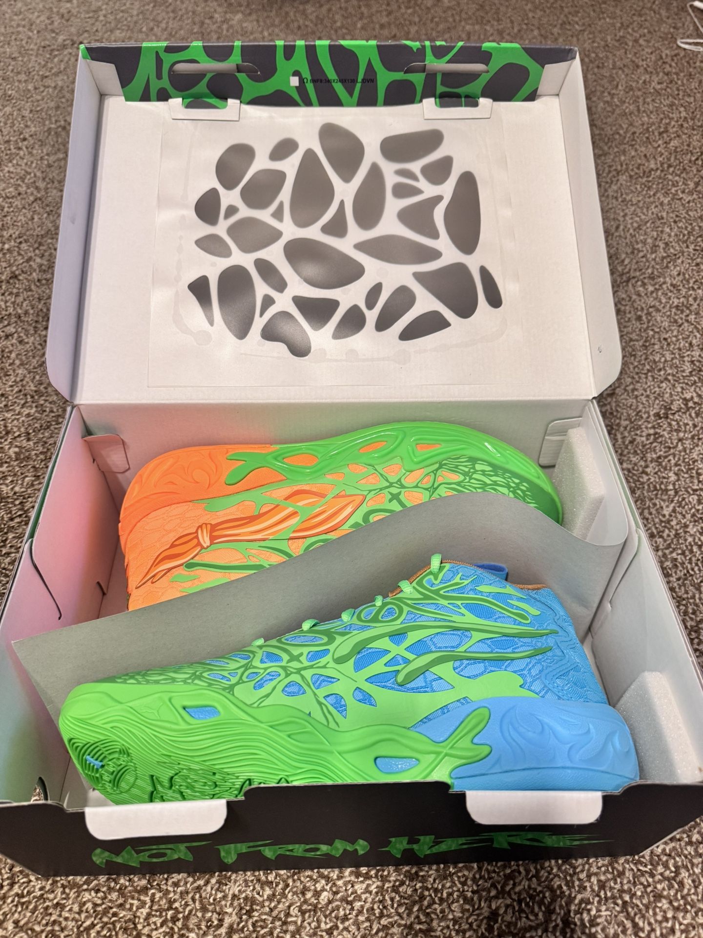 PUMA LaMelo MB .04 TMNT Leonardo and Michelangelo 10.5.