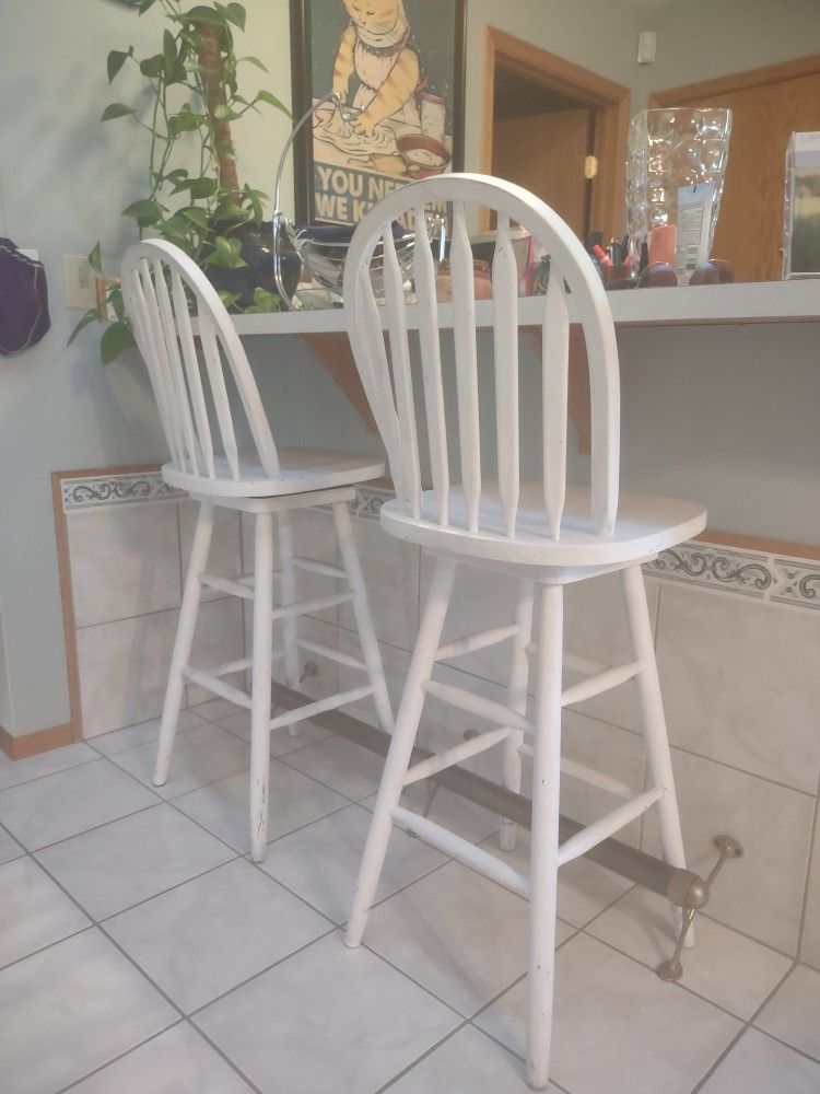2 Bar Stools