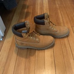 Women’s Timberland - Size: 6