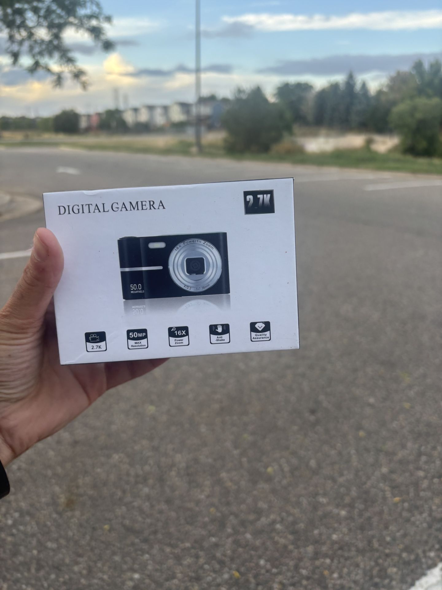 Digital Camera 