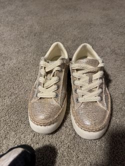 Women’s shoes
