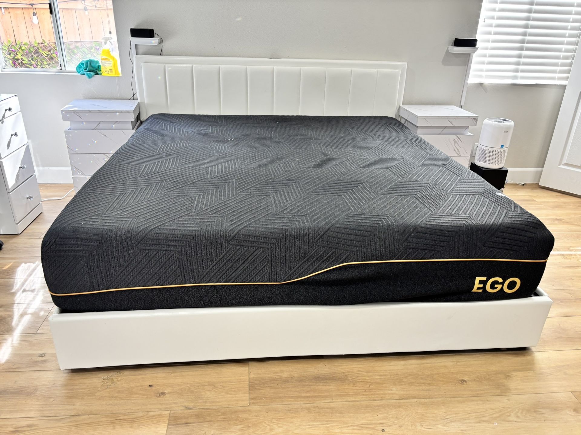 King Bedroom Set, Mattress And Side Tables