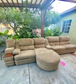 SOFÁ SET / IT COMES WITH SOFÁ BED AND RECLINER 