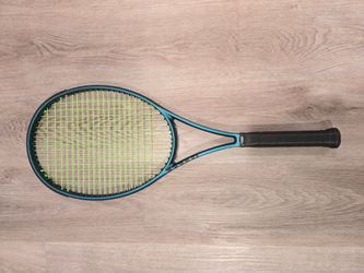 Wilson Blade 98 16x19 v9 tennis racquet in grip size 2 (4 1/4")
