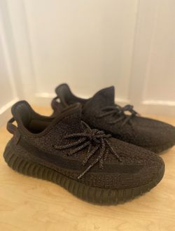 Size 7 Yeezy Boost Shoes Men’s 