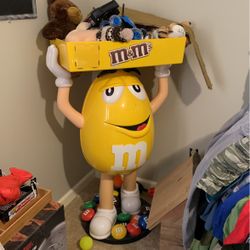 M&M Display 