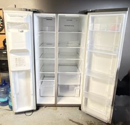 Samsung Stainless Steel Side-by-Side Refrigerator- 27.4 cu. ft. (Ice & Water Dispenser)