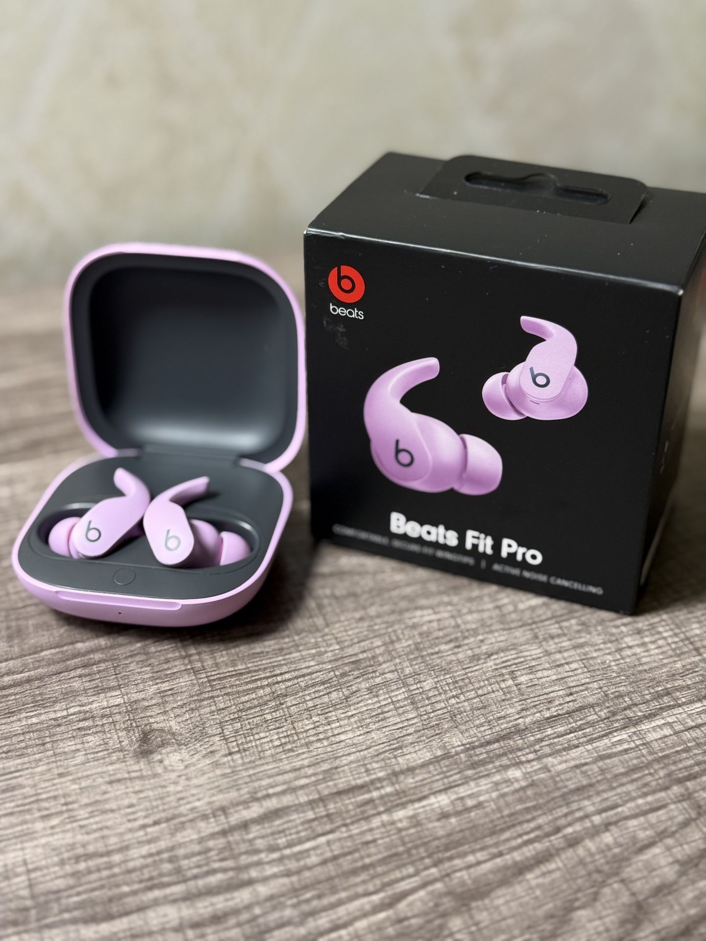 Beats Fit Pro Earbuds W/Clear Case