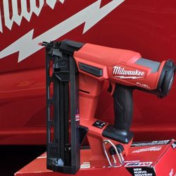 Brand New MILWAUKEE M18 FUEL 18-Volt Lithium-lon Brushless Cordless Gen I 16- Gauge Angled Finish Nailer (Tool- Only)