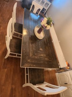 Farm style dining room table & Chairs
