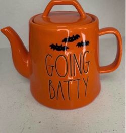 NEW RAE DUNN GOING BATTY TEAPOT