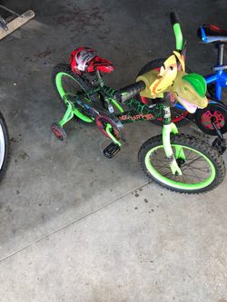 16in Jurassic park bike w/ training wheels