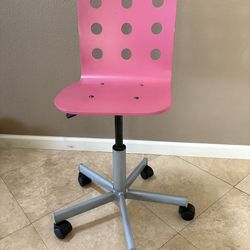 IKEA Desk Swivel chair (Perfect For A Girl’s Room!)