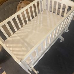 Rocking Crib + table