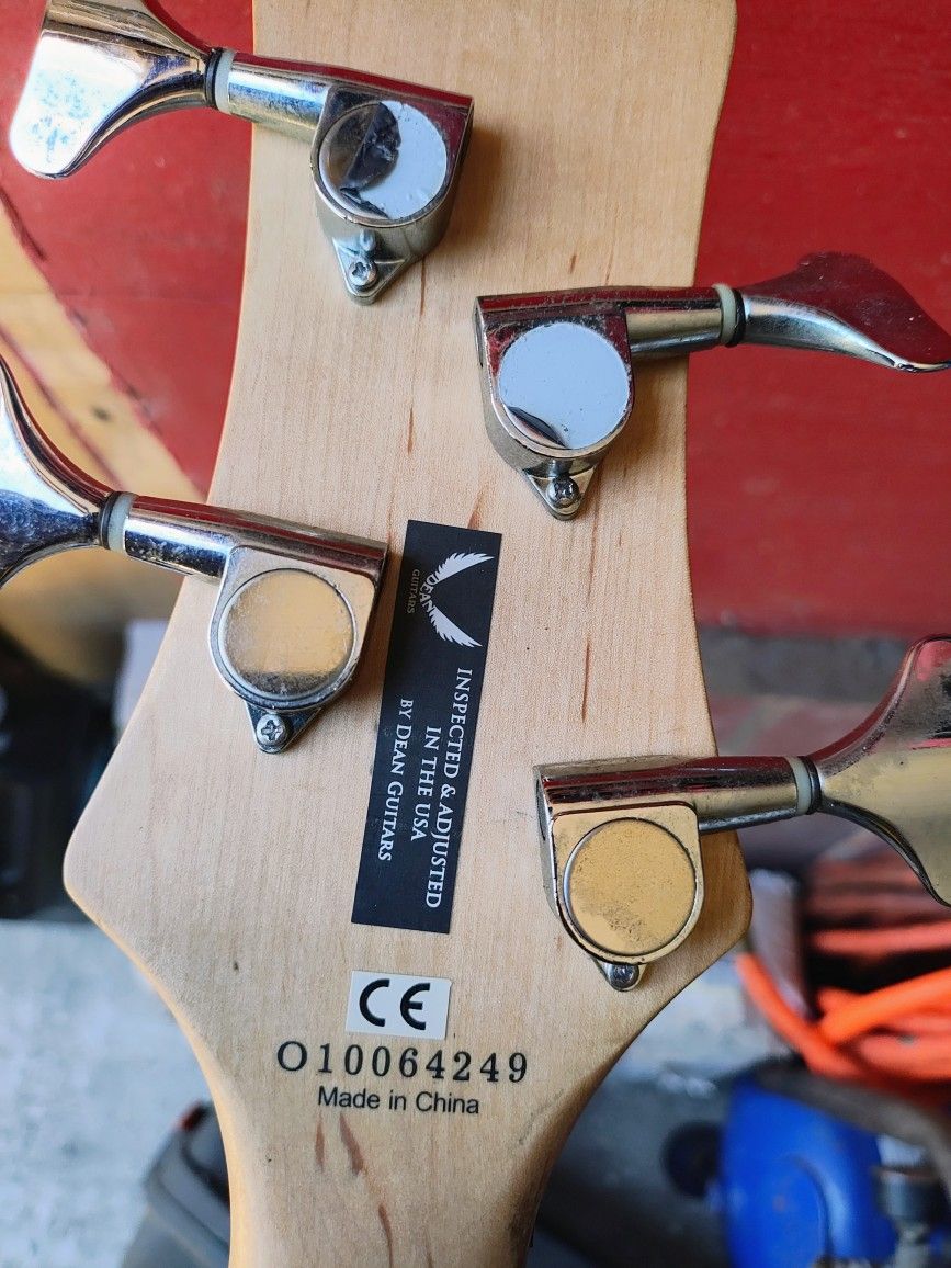 Dean Guitar