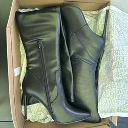 Steve Madden Over-the-Knee Black Boots (Size 9) – New in Box