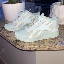 Reebok  Victoria Beckham bolton low Storm Glow