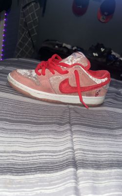 Strange Love SB Nike Dunks