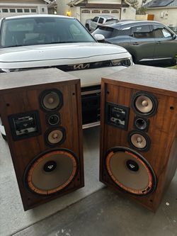Cerwin-Vega D9 Vintage Floor Standing Speakers Pair